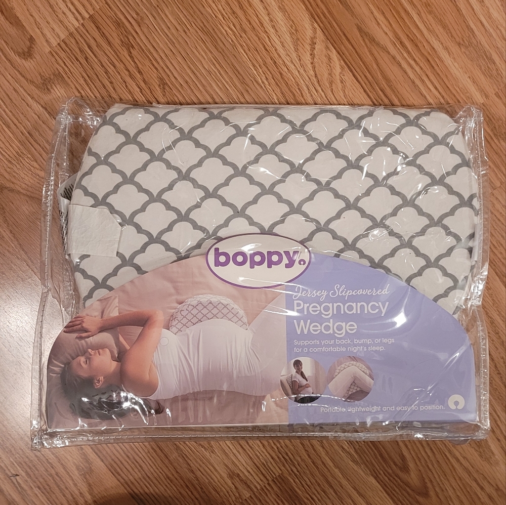 Boppy pregnancy wedge pillow
